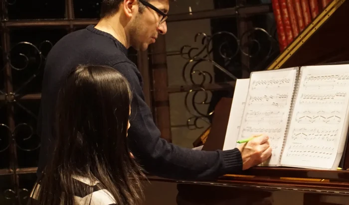 SEKOLAH MUSIK